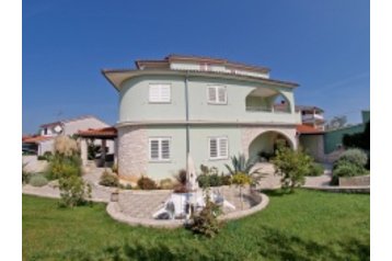 Kroatien Byt Pula, Exterieur