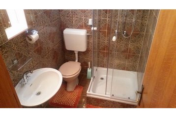 Slovenia Byt Jagodje, Exteriorul