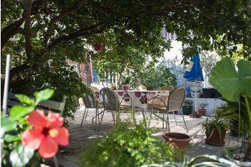 Horvaatia Byt Podgora, Eksterjöör