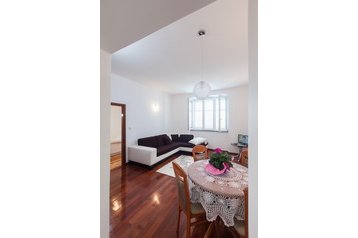 Horvaatia Byt Podgora, Eksterjöör