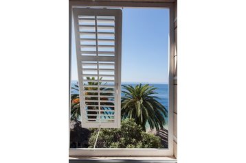 Horvaatia Byt Podgora, Eksterjöör