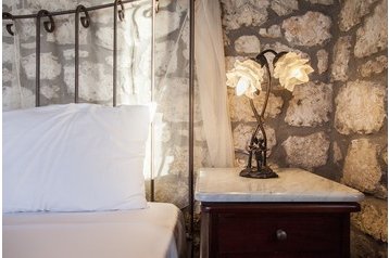 Grèce Chata Drimonas, Extérieur