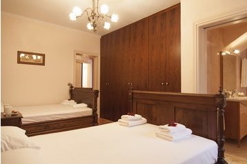 Grèce Chata Drimonas, Extérieur