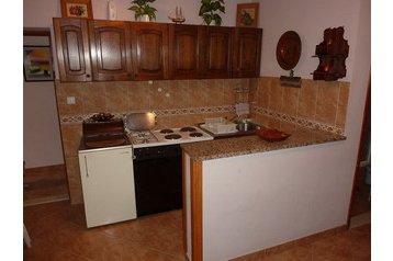 Fizetővendéglátó-hely Igalo 2