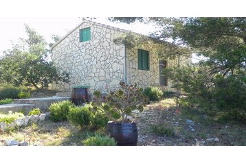 Croaţia Chata Maslinica, Exteriorul