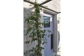 Kroatia Privát Solin, Eksteriør