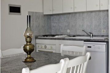 Hrvatska Chata Ravni, Eksterijer