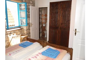 Kroatia Privát Susak, Eksteriør