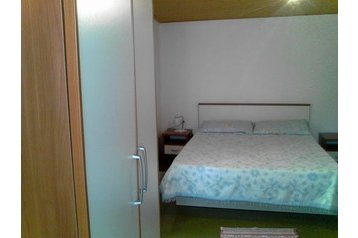 Kroatija Byt Susak, Eksterjeras