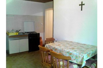 Kroatija Byt Susak, Eksterjeras