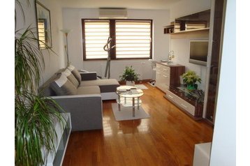 Croazia Byt Samobor, Esterno