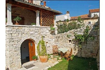 Croacia Byt Svetvinčenat, Exterior