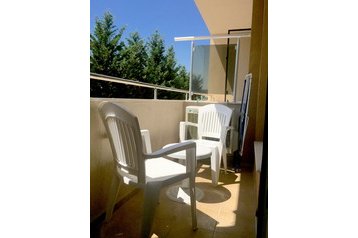 Bułgaria Byt Obzor, Zewnątrz