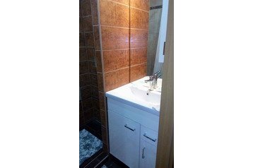 Slovacia Chata Ružiná, Exteriorul