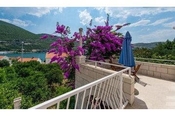 Chorvatsko Privát Mokošica, Exteriér