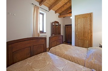 Croaţia Chata Buje, Exteriorul