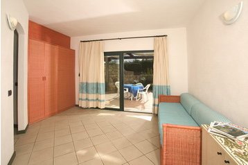 Italia Byt Palau, Exterior