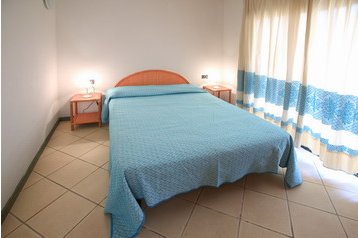 Italy Byt Palau, Exterior