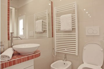 Italia Byt Bologna, Esterno