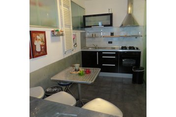 Itālija Byt Genova, Eksterjers