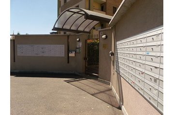 Italia Penzión Rho, Eksteriør