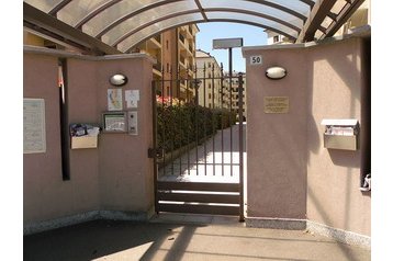 Italia Penzión Rho, Eksteriør