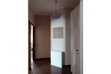 Italia Penzión Rho, Eksteriør