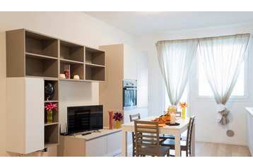 Italia Byt Padova, Exterior