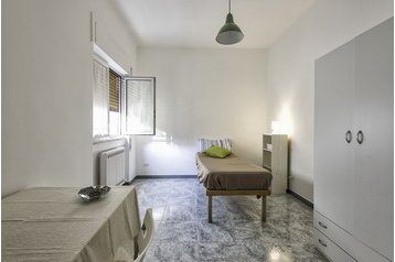 Italia Privát Bari, Eksteriør