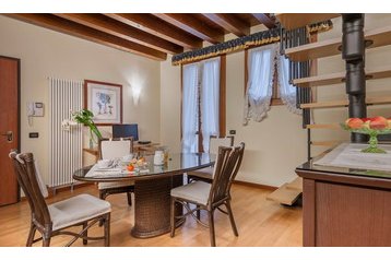 Włochy Byt Treviso, Zewnątrz