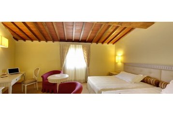 Italija Hotel Certaldo, Eksterijer