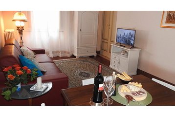 Italia Byt Siena, Exteriorul