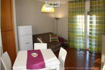 Italy Byt Palermo, Exterior