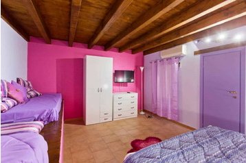 Italy Byt Palermo, Exterior