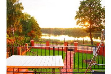 Polska Chata Bobowicko, Zewnątrz