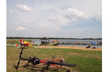 Polska Chata Bobowicko, Zewnątrz