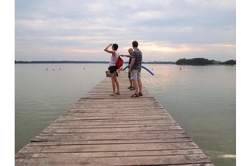 Polska Chata Bobowicko, Zewnątrz