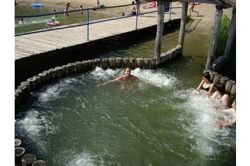 Polska Chata Bobowicko, Zewnątrz