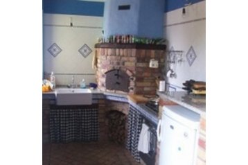 Polska Chata Bobowicko, Zewnątrz