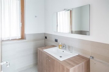 Italy Byt Sirmione, Exterior