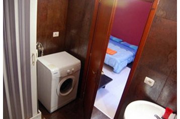 Italia Byt Catania, Exteriorul