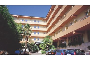 Италия Hotel Garda, Екстериор