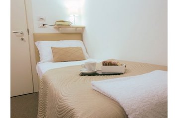 Италия Hotel Garda, Екстериор