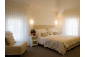 Италия Hotel Garda, Екстериор