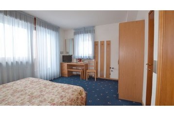 Готель Alleghe 1