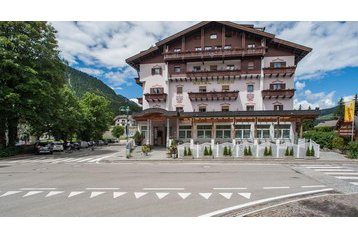 Готель Dobbiaco 2