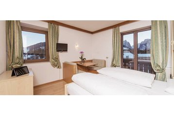 Готель Dobbiaco 2