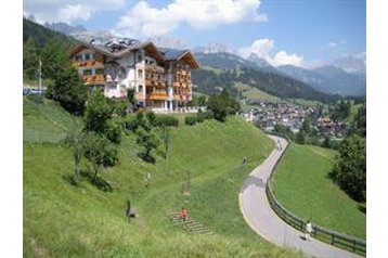 Италия Hotel Soraga, Екстериор