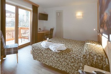 Iталiя Hotel Varena, Екстер'єр