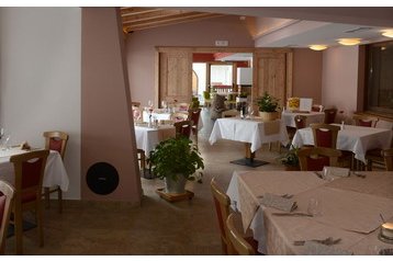 Iталiя Hotel Varena, Екстер'єр